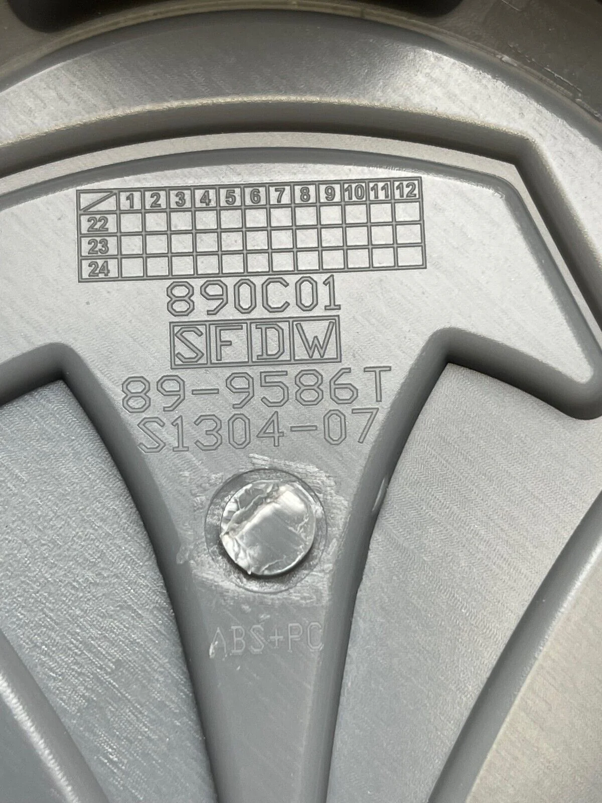 Toyota T-Force Silver Snap In Wheel Center Cap 890C01 89-9586T S1304-07 - Image 3